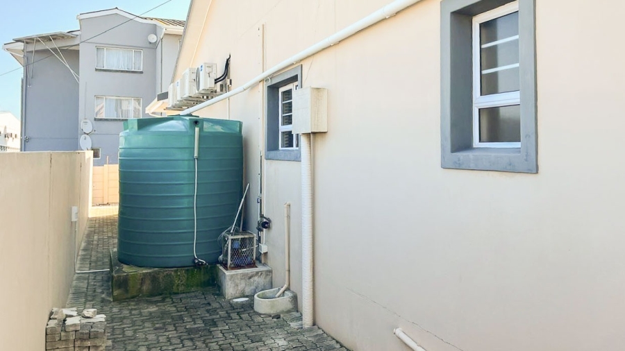 To Let Commercial Property for Rent in Newton Park Eastern Cape